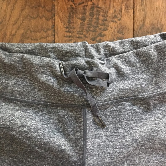 Lululemon Still Pant Crop - Picture 2 of 4